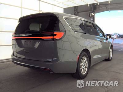2023 Chrysler Pacifica Touring L 121.6" WB - zdjęcie 4 z 39 - miniatura
