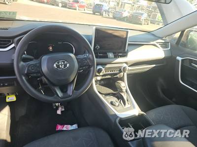 2025 Toyota RAV4 Hybrid XLE - zdjęcie 11 z 23 - miniatura