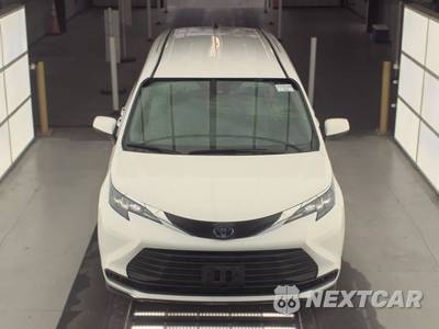 2025 Toyota Sienna LE 8-Passenger 120.5" WB - zdjęcie 2 z 29 - miniatura