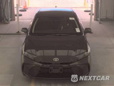 2025 Toyota Camry LE - zdjęcie 2 z 28 - miniatura
