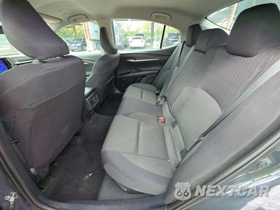 2025 Toyota Camry LE - zdjęcie 13 z 28 - miniatura