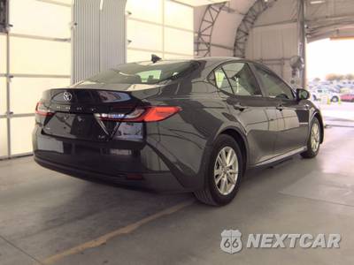 2025 Toyota Camry LE - zdjęcie 4 z 28 - miniatura