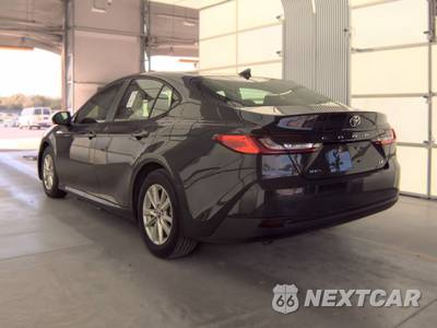 2025 Toyota Camry LE - zdjęcie 6 z 28 - miniatura