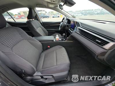 2025 Toyota Camry LE - zdjęcie 8 z 28 - miniatura
