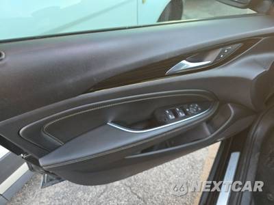 2018 Buick Regal Sportback Preferred II Hatchback 1SC - zdjęcie 9 z 32 - miniatura