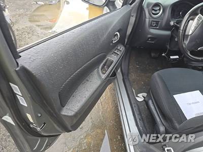 2015 Nissan Versa Note SV - zdjęcie 9 z 32 - miniatura