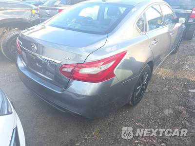 2018 Nissan Altima 2.5 SV - zdjęcie 4 z 21 - miniatura