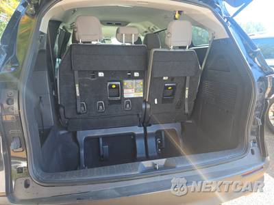 2025 Toyota Sienna LE 8-Passenger 120.5" WB - zdjęcie 17 z 23 - miniatura