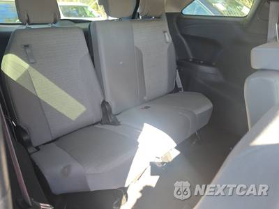 2025 Toyota Sienna LE 8-Passenger 120.5" WB - zdjęcie 14 z 23 - miniatura