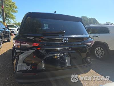 2025 Toyota Sienna LE 8-Passenger 120.5" WB - zdjęcie 5 z 23 - miniatura