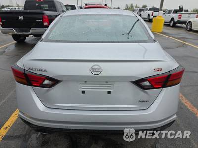 2025 Nissan Altima SR - zdjęcie 5 z 35 - miniatura