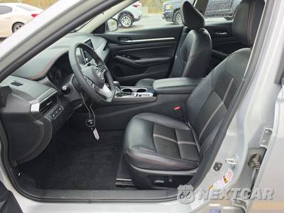 2025 Nissan Altima SR - zdjęcie 7 z 35 - miniatura