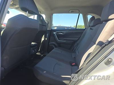 2025 Toyota RAV4 Hybrid XLE - zdjęcie 13 z 27 - miniatura