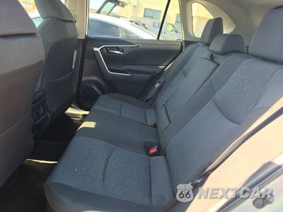 2025 Toyota RAV4 Hybrid XLE - zdjęcie 13 z 24 - miniatura