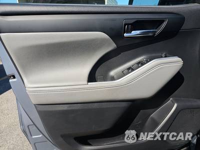 2022 Toyota Highlander XLE - zdjęcie 9 z 19 - miniatura