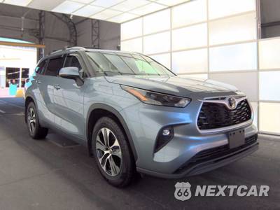 2022 Toyota Highlander XLE - zdjęcie 3 z 19 - miniatura