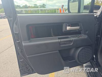 2011 Toyota FJ Cruiser w/Rear Doors - zdjęcie 9 z 24 - miniatura
