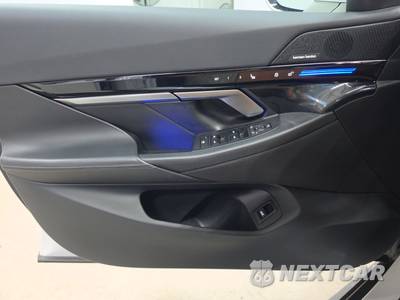2024 BMW 5 Series Sedan 530i xDrive - zdjęcie 9 z 27 - miniatura