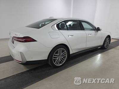 2024 BMW 5 Series Sedan 530i xDrive - zdjęcie 4 z 27 - miniatura