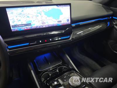 2024 BMW 5 Series Sedan 530i xDrive - zdjęcie 11 z 27 - miniatura