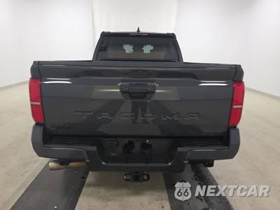 2025 Toyota Tacoma TRD Off-Road Crew Cab Long Bed - zdjęcie 5 z 22 - miniatura