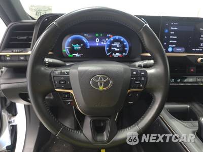 2023 Toyota Crown XLE - zdjęcie 10 z 23 - miniatura