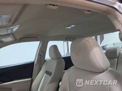 2014 Toyota Camry LE - zdjęcie 18 z 28 - miniatura