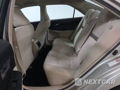 2014 Toyota Camry LE - zdjęcie 13 z 28 - miniatura
