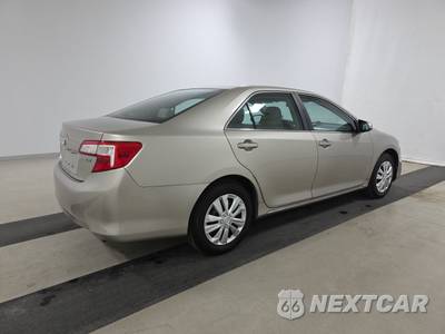 2014 Toyota Camry LE - zdjęcie 4 z 28 - miniatura