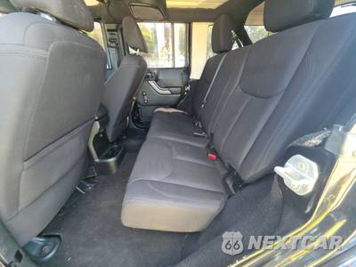 2015 Jeep Wrangler Unlimited Sport - zdjęcie 13 z 34 - miniatura