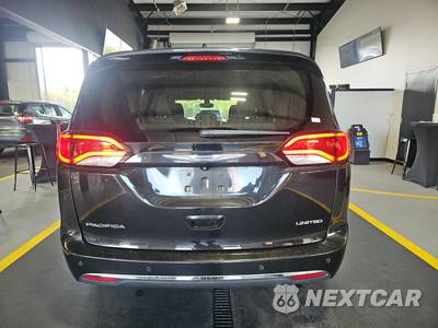 2020 Chrysler Pacifica Limited 121.6" WB - zdjęcie 5 z 17 - miniatura