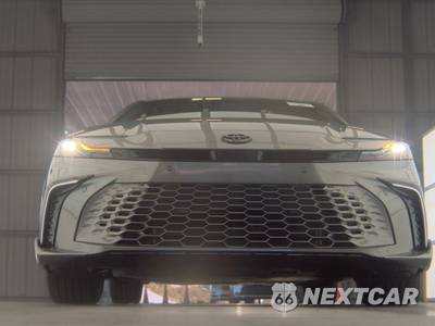 2026 Toyota Camry XSE - zdjęcie 3 z 24 - miniatura