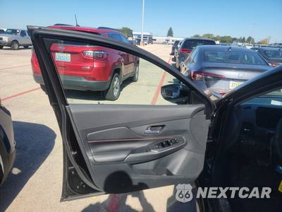 2026 Nissan Sentra SR - zdjęcie 9 z 18 - miniatura