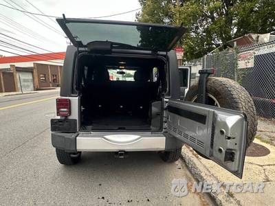 2014 Jeep Wrangler Unlimited Sahara - zdjęcie 20 z 25 - miniatura