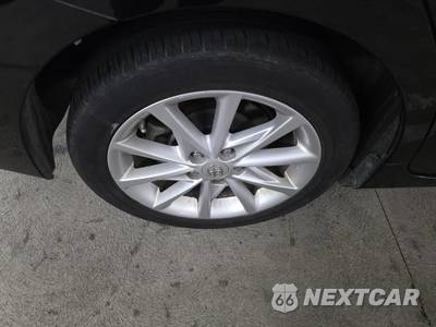 2014 Toyota Prius v Five - zdjęcie 10 z 21 - miniatura