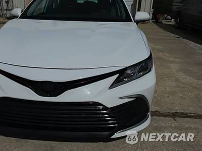 2024 Toyota Camry Hybrid LE - zdjęcie 2 z 12 - miniatura