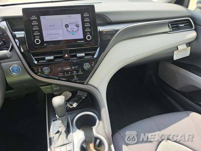 2024 Toyota Camry Hybrid LE - zdjęcie 8 z 12 - miniatura