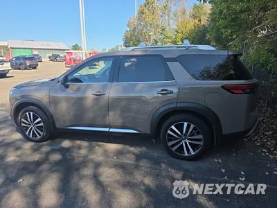 2024 Nissan Pathfinder Platinum - zdjęcie 16 z 26 - miniatura