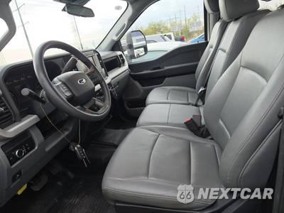 2026 Ford Super Duty F-250 XL Crew Cab Medium Bed - zdjęcie 7 z 26 - miniatura