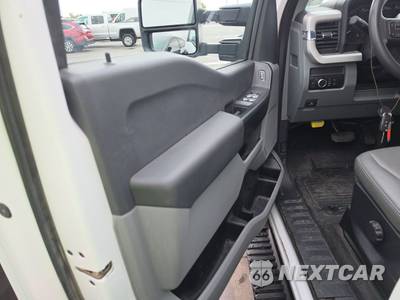 2026 Ford Super Duty F-250 XL Crew Cab Medium Bed - zdjęcie 9 z 26 - miniatura