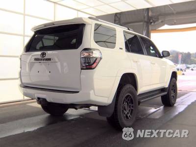 2021 Toyota 4Runner SR5 - zdjęcie 4 z 20 - miniatura