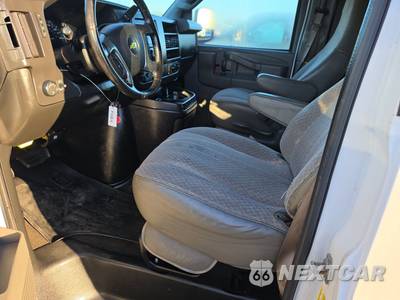 2017 Chevrolet Express 2500 Passenger Van LS 1LS 135.0" WB - zdjęcie 7 z 27 - miniatura