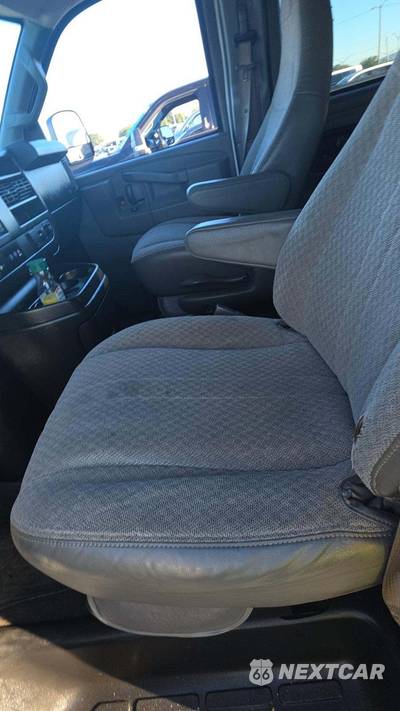 2017 Chevrolet Express 2500 Passenger Van LS 1LS 135.0" WB - zdjęcie 22 z 27 - miniatura