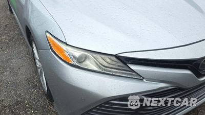 2018 Toyota Camry XLE - zdjęcie 5 z 26 - miniatura