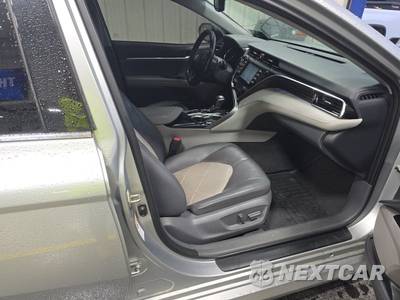 2018 Toyota Camry XLE - zdjęcie 6 z 26 - miniatura
