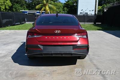 2025 Hyundai Elantra SE - zdjęcie 4 z 16 - miniatura