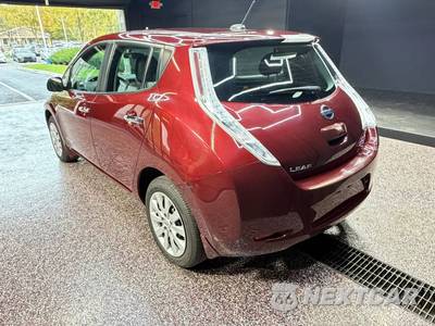 2017 Nissan LEAF S - zdjęcie 5 z 39 - miniatura
