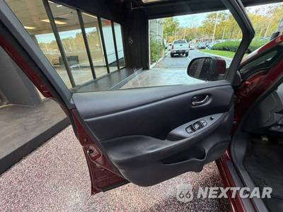 2017 Nissan LEAF S - zdjęcie 10 z 39 - miniatura
