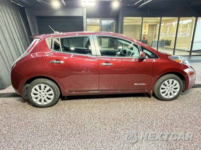 2017 Nissan LEAF S - zdjęcie 8 z 39 - miniatura