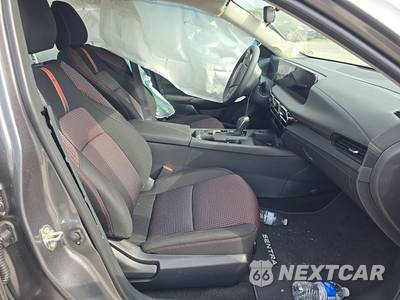 2027 Nissan Sentra SR - zdjęcie 8 z 16 - miniatura
